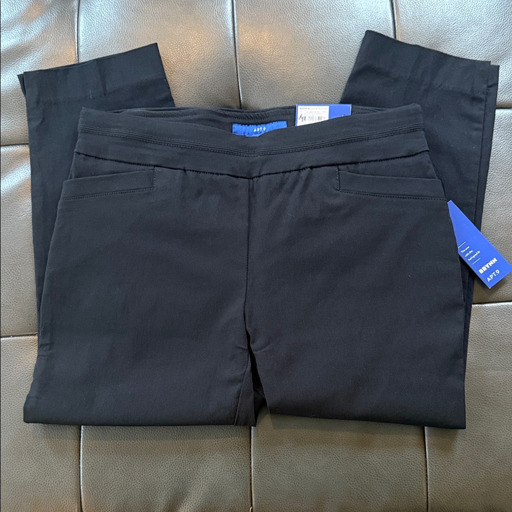 NEW!! Apt. 9 Brynn Women's Black Straight Leg Capris
